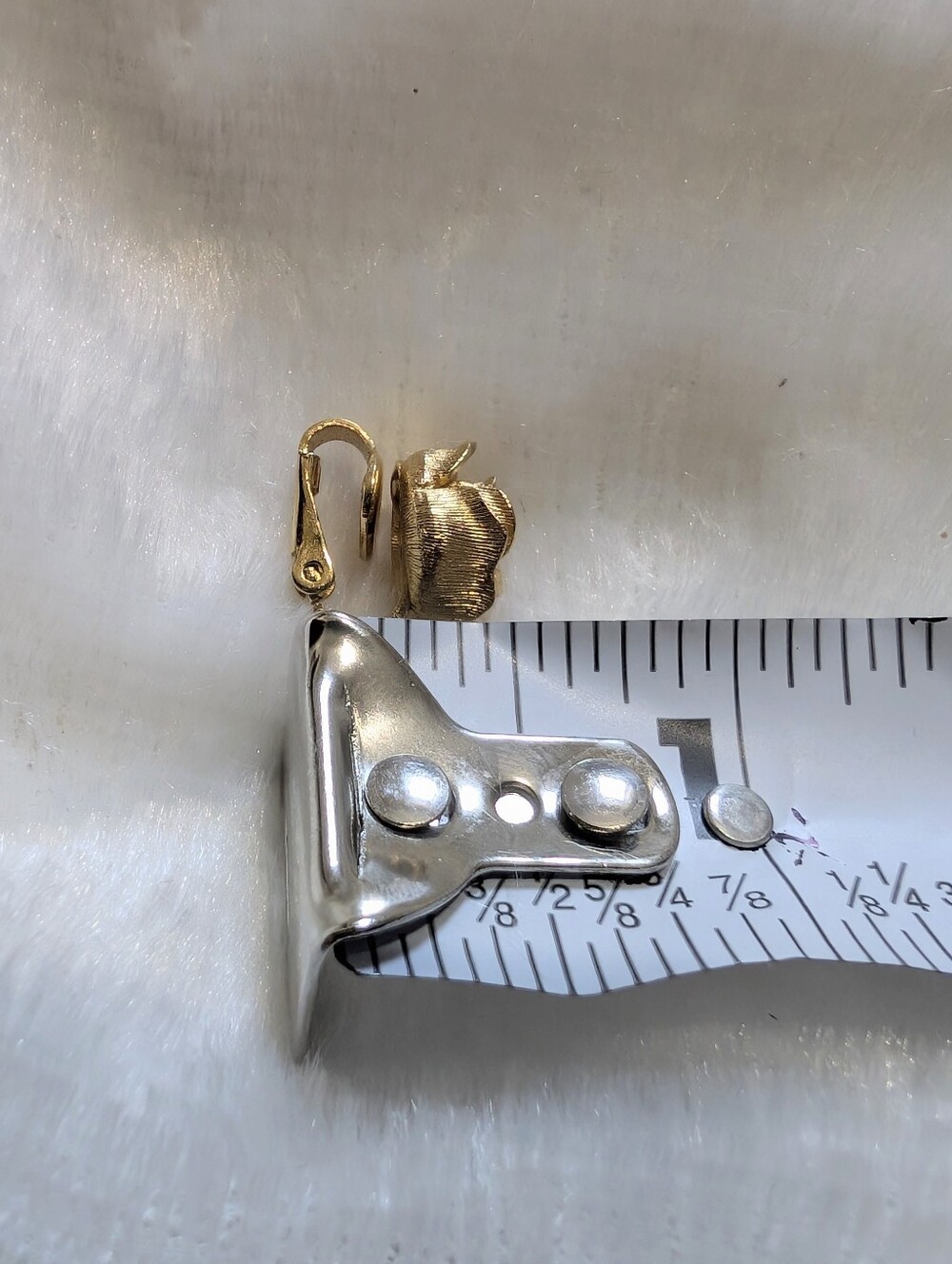 60s Crown Trifari Gold Tone Rose Shaped Clip On MCM Vtg Costume Earrings - Picture 7 of 7